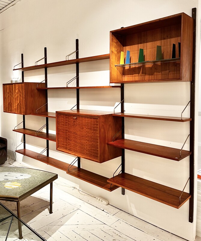 F 359 SC large teak wall unit by Poul Cadovius 