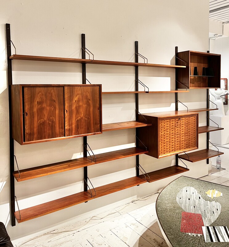 F 359 SC large teak wall unit by Poul Cadovius 