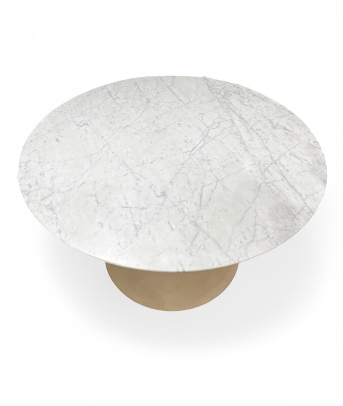 F 373 YO round tulip marble table by Arkana, 1970’s