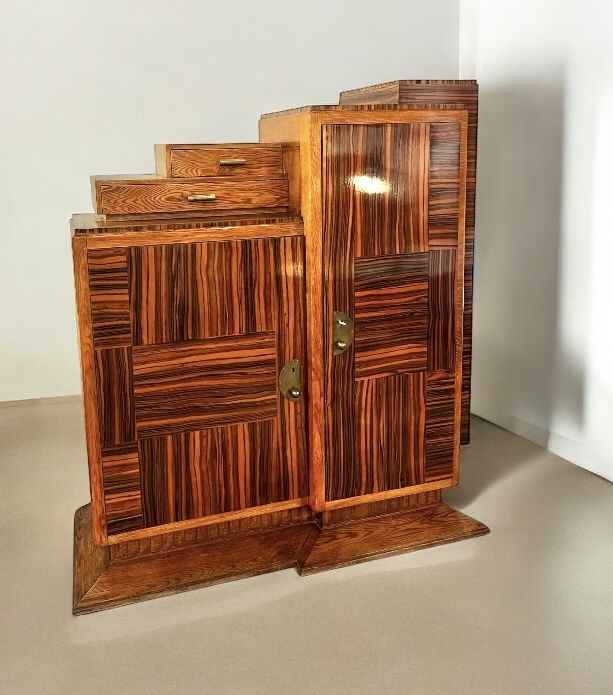 F 386 RP modernist cabinet, 1930’s