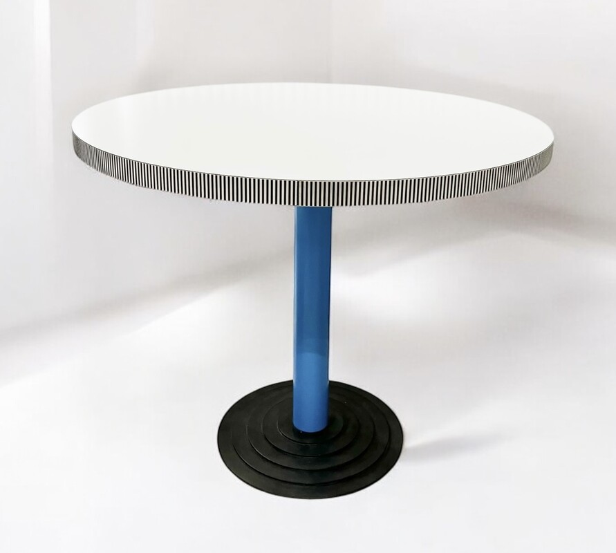 F 390 AV Memphis style round table by Antonia Astori, 1980’s