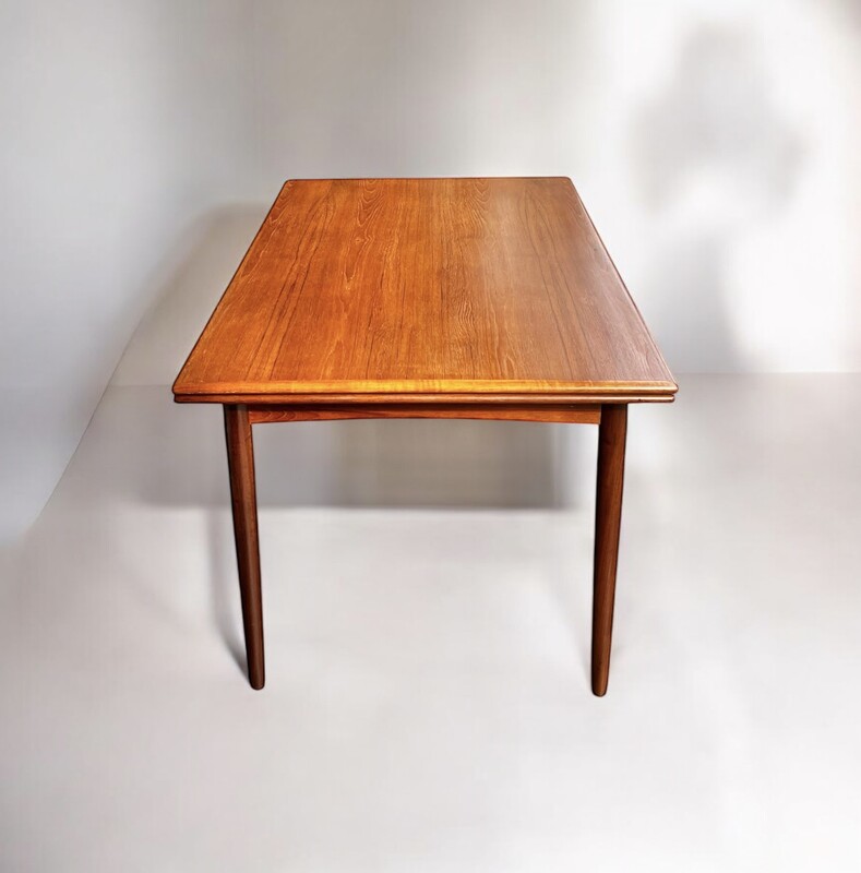 F 395 JD/RC scandinavian teak dining table, 1960´s