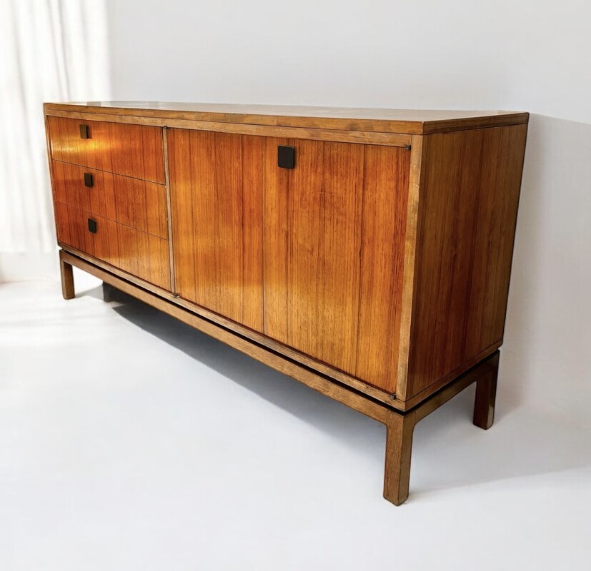 F 405 YO vintage sideboard by Alfred Hendrickx