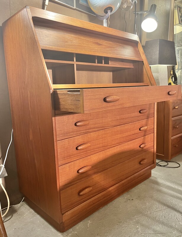 F 593 JC teak scandinavian secretary  by Dyrlund, 1970’s