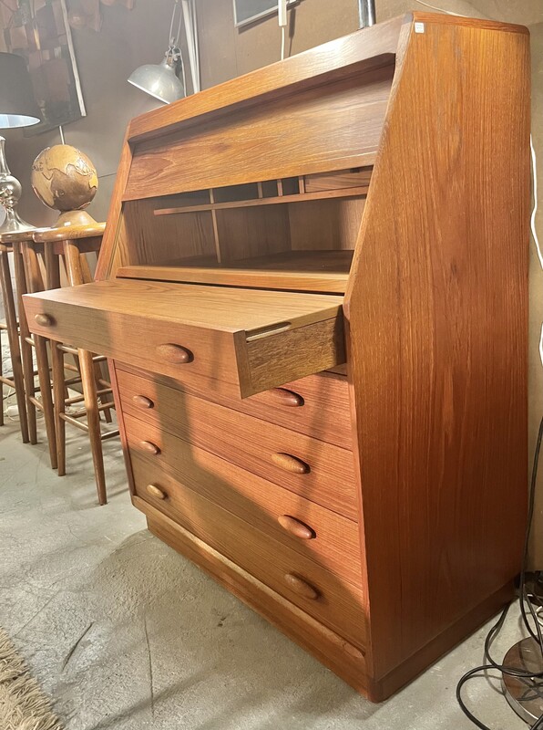 F 593 JC teak scandinavian secretary  by Dyrlund, 1970’s