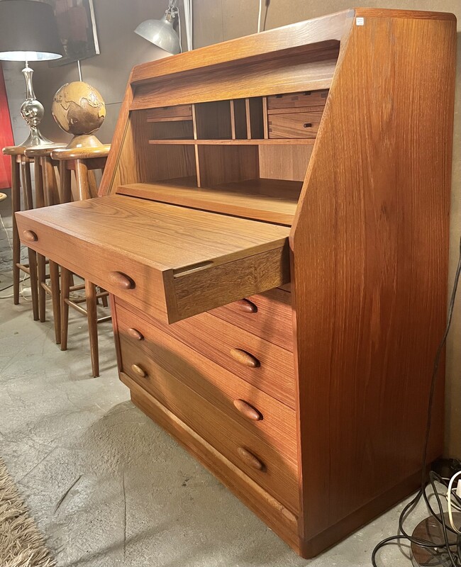 F 593 JC teak scandinavian secretary  by Dyrlund, 1970’s