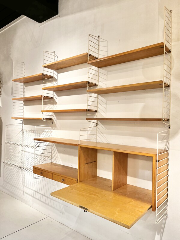 F 689 AG  modular wall unit by Nisse Strinning 