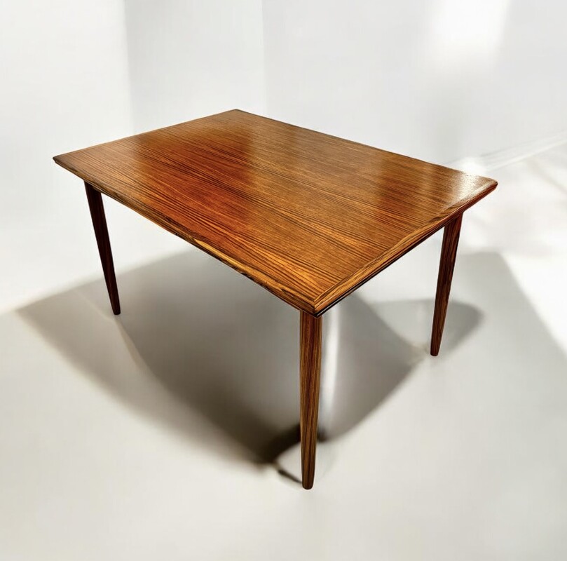 F 713 JD/RC extendable rosewood dining table, 1960’s