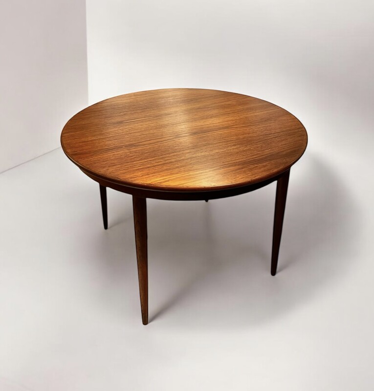 F 719 JD/RC extendable teak round - ovale dining table by SKOVMAND ANDERSEN, Denmark 