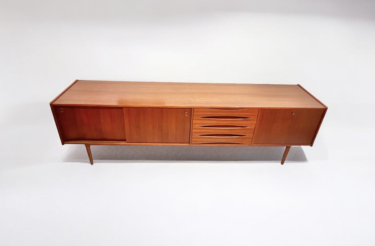 F 720 JD/RC large teak scandinavian sideboard, 1960’s 