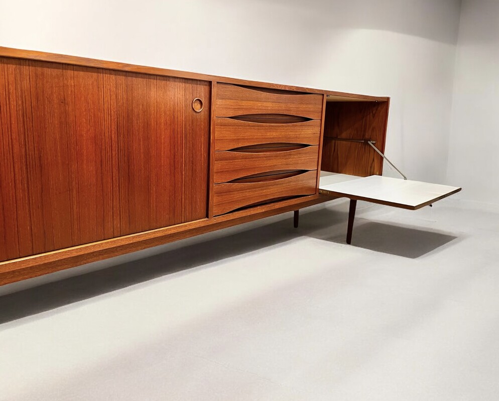 F 720 JD/RC large teak scandinavian sideboard, 1960’s 