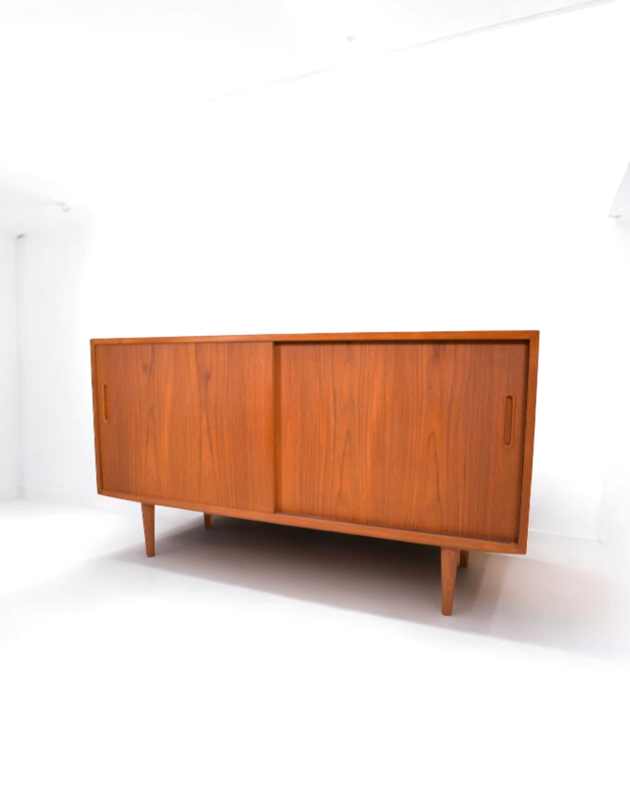 F 722 JC Teak sliding Doors vintage Scandinavian sideboard by Poul Hundevad Denmark 1960s 