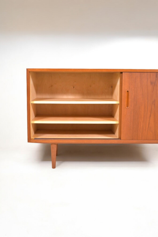 F 722 JC Teak sliding Doors vintage Scandinavian sideboard by Poul Hundevad Denmark 1960s 