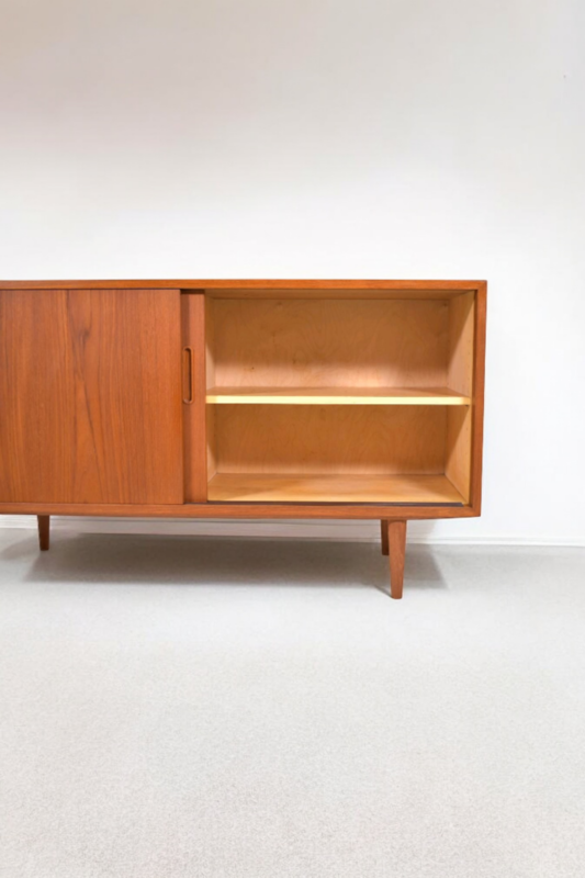 F 722 JC Teak sliding Doors vintage Scandinavian sideboard by Poul Hundevad Denmark 1960s 