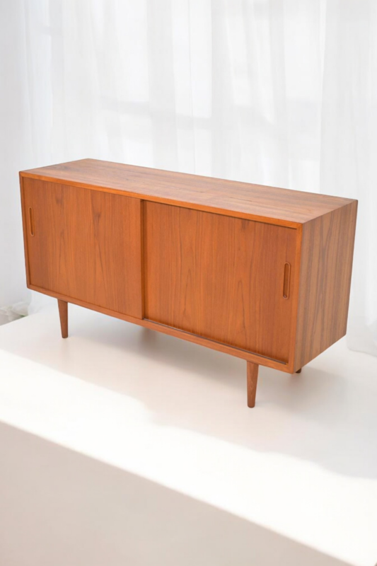 F 722 JC Teak sliding Doors vintage Scandinavian sideboard by Poul Hundevad Denmark 1960s 