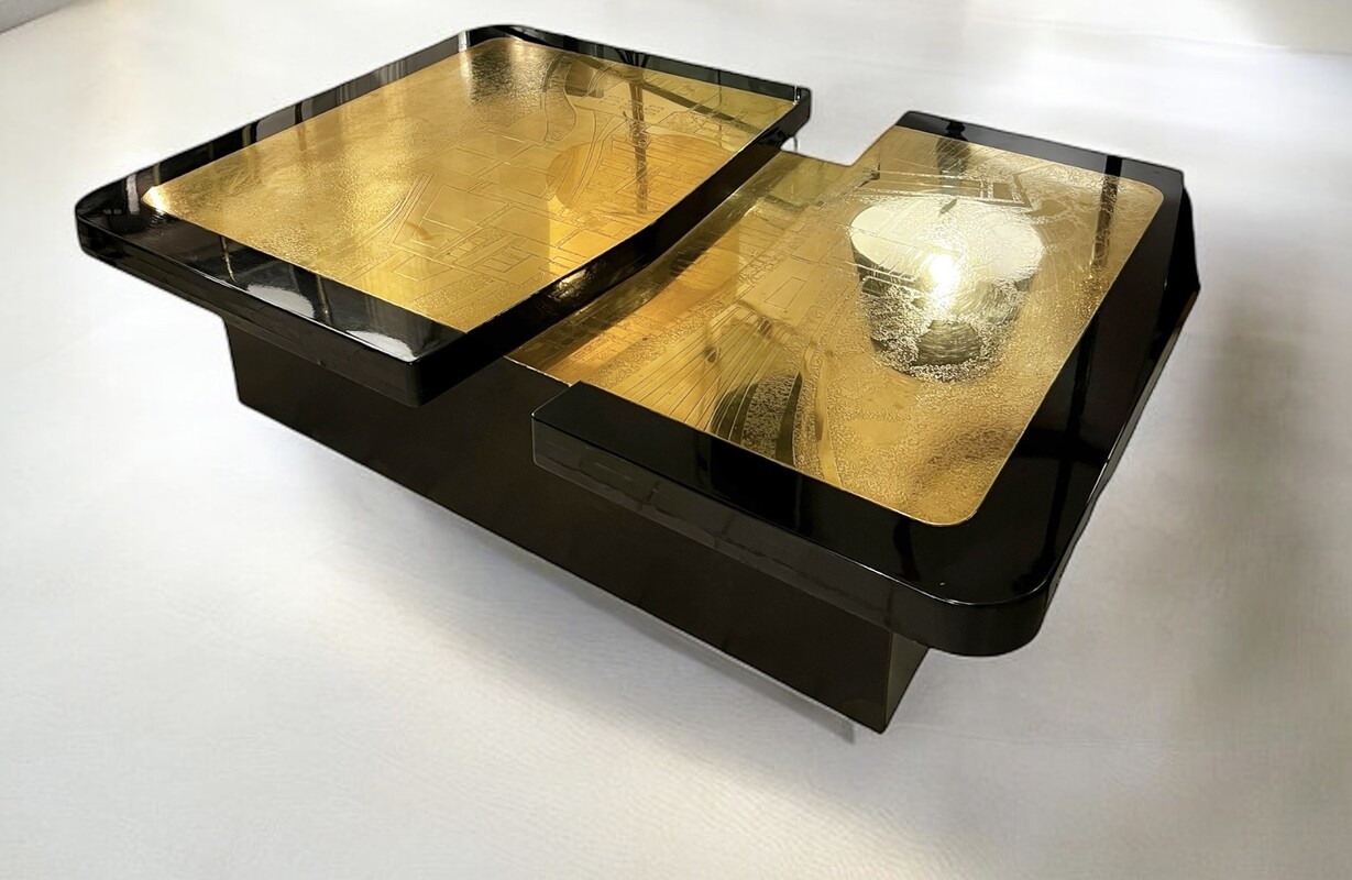 F 725 YD black laquered wood and resin  table with brass top, circa 1970–