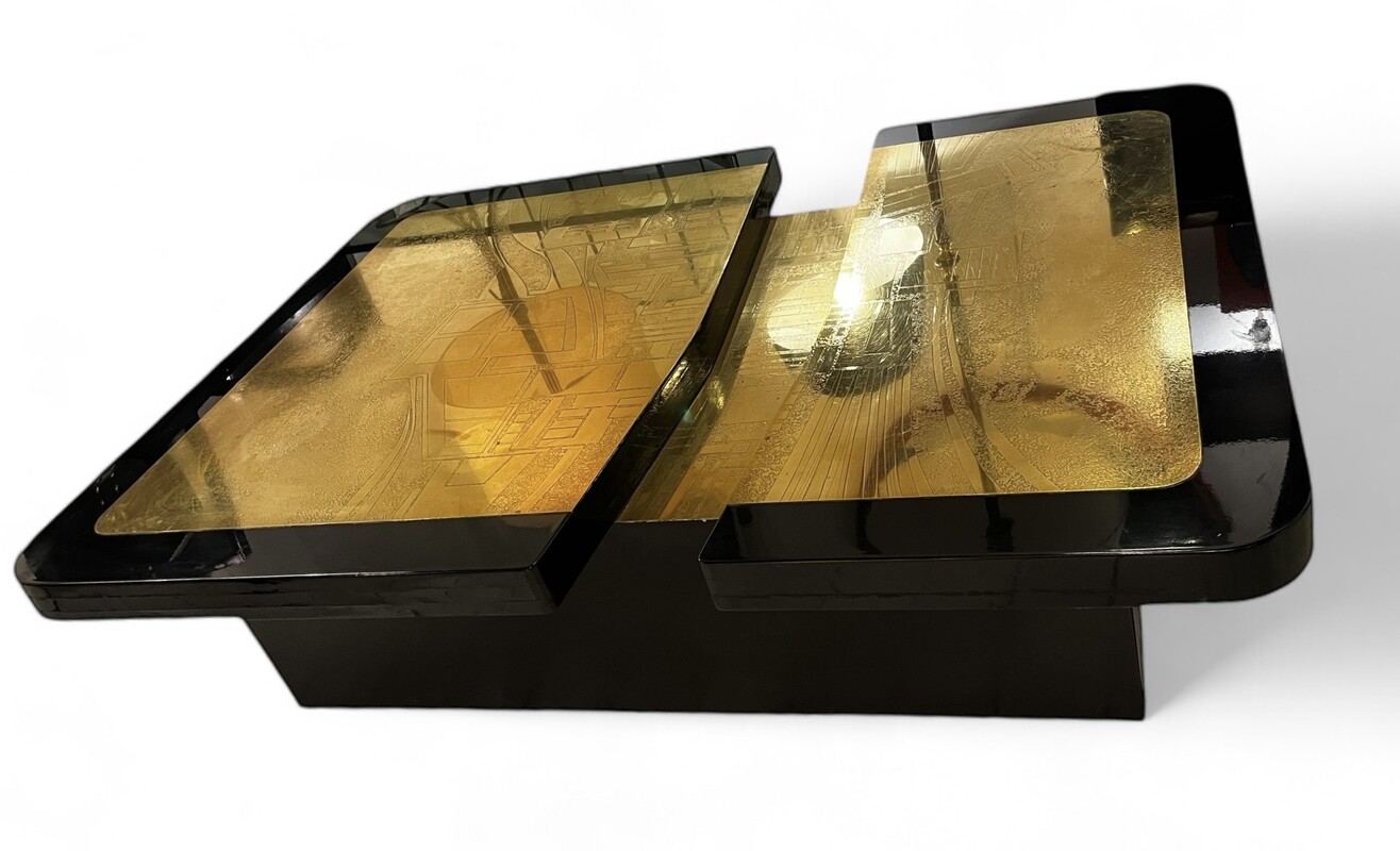 F 725 YD black laquered wood and resin  table with brass top, circa 1970–