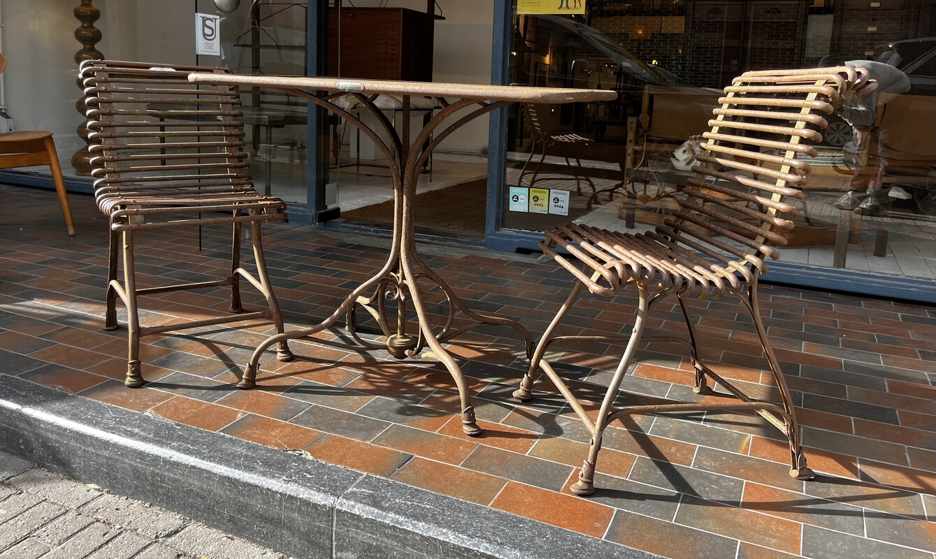 F 729 RD garden set composed by 2 chairs and 1 table by Saint-Sauveur Arras, 19th century 