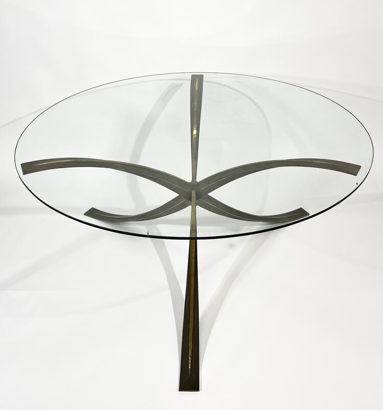 F 735 RR round bronze and glass table by Michel Mangematin 