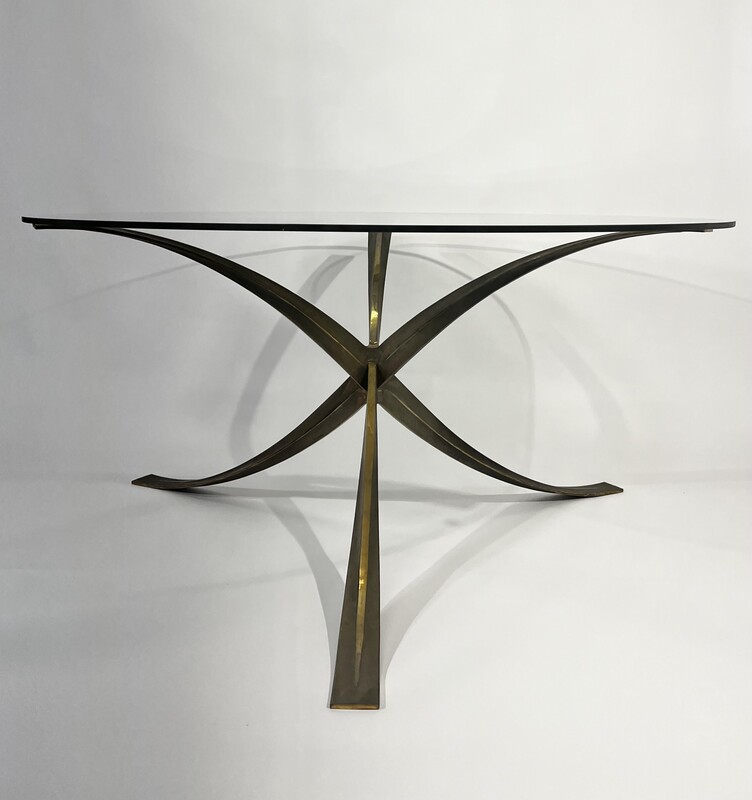 F 735 RR round bronze and glass table by Michel Mangematin 