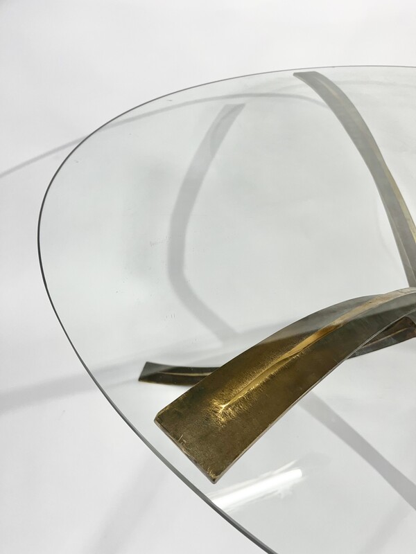 F 735 RR round bronze and glass table by Michel Mangematin 