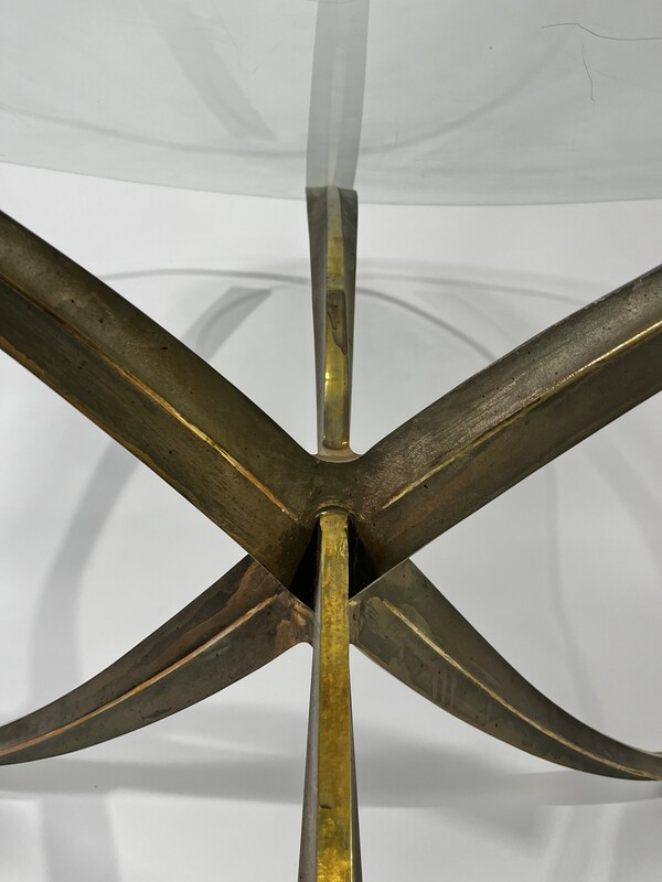 F 735 RR round bronze and glass table by Michel Mangematin 