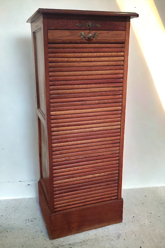 F 836 JC  Oak rolling shutter cabinet Ca 1900