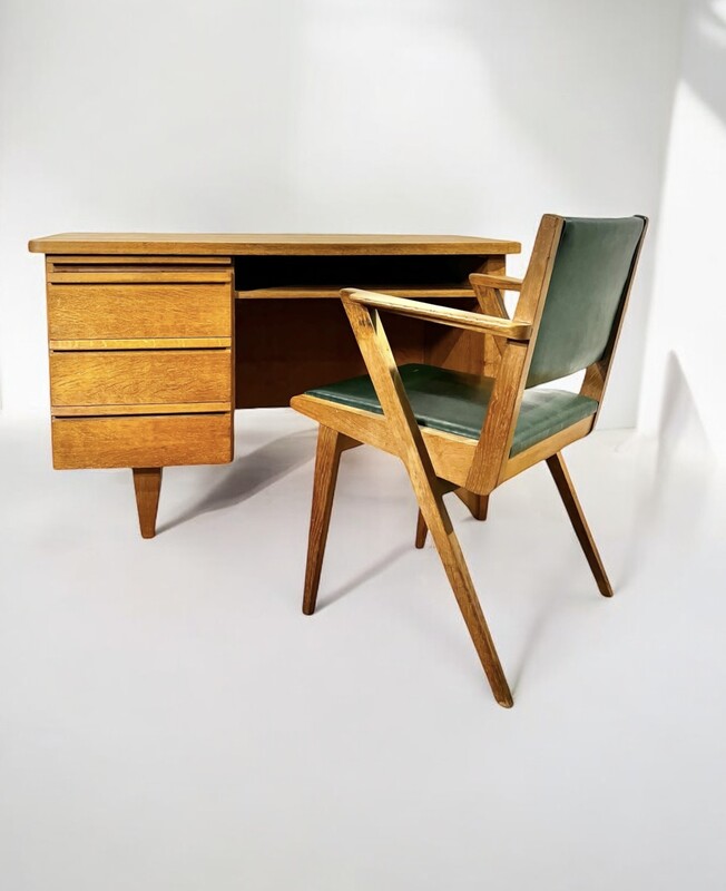 F 850 AG  oak desk by De Coene, 1950 ( armchair non included ) 