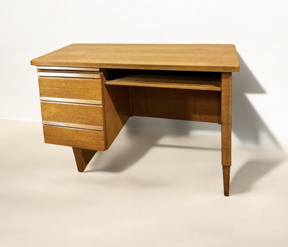 F 850 AG  oak desk by De Coene, 1950 ( armchair non included ) 