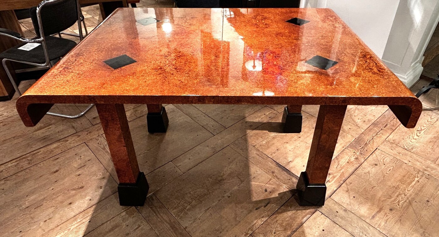 F 855 AS Art Deco Dining table  amboyna burl, buffer polished, ca 1920