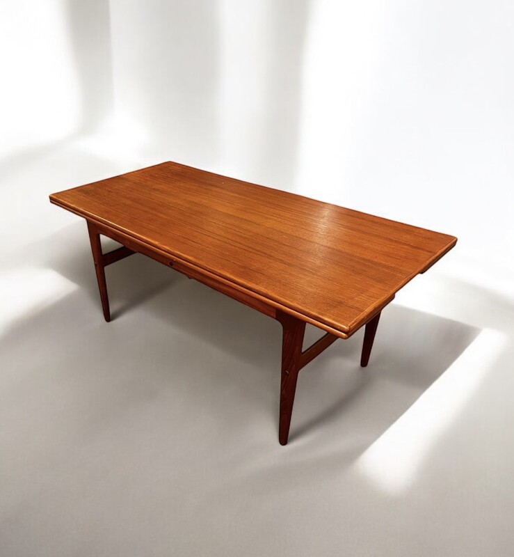 F 861 AG Height adjustable teak coffee table - dining table, model « elevator » by Kai Kristansen 