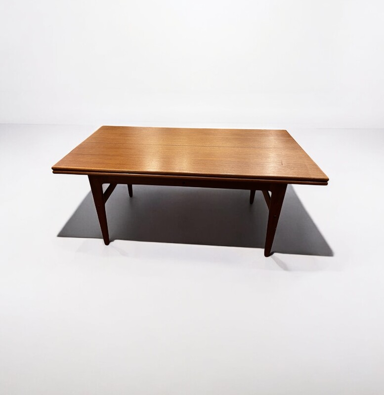 F 861 AG Height adjustable teak coffee table - dining table, model « elevator » by Kai Kristansen 