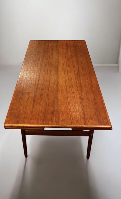 F 861 AG Height adjustable teak coffee table - dining table, model « elevator » by Kai Kristansen 