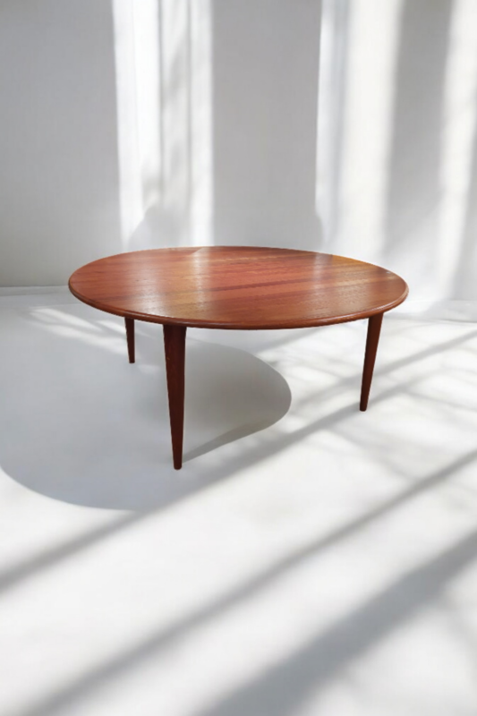 F 872 JC Teak coffee table 