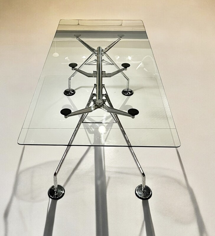 F 875 GOT Nomos table by Norman Foster for Tecno