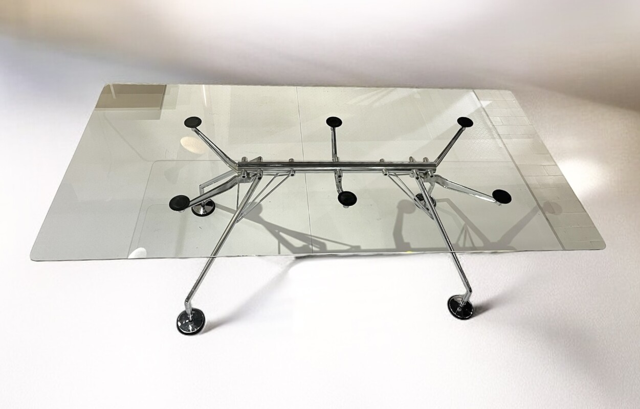 F 875 GOT Nomos table by Norman Foster for Tecno