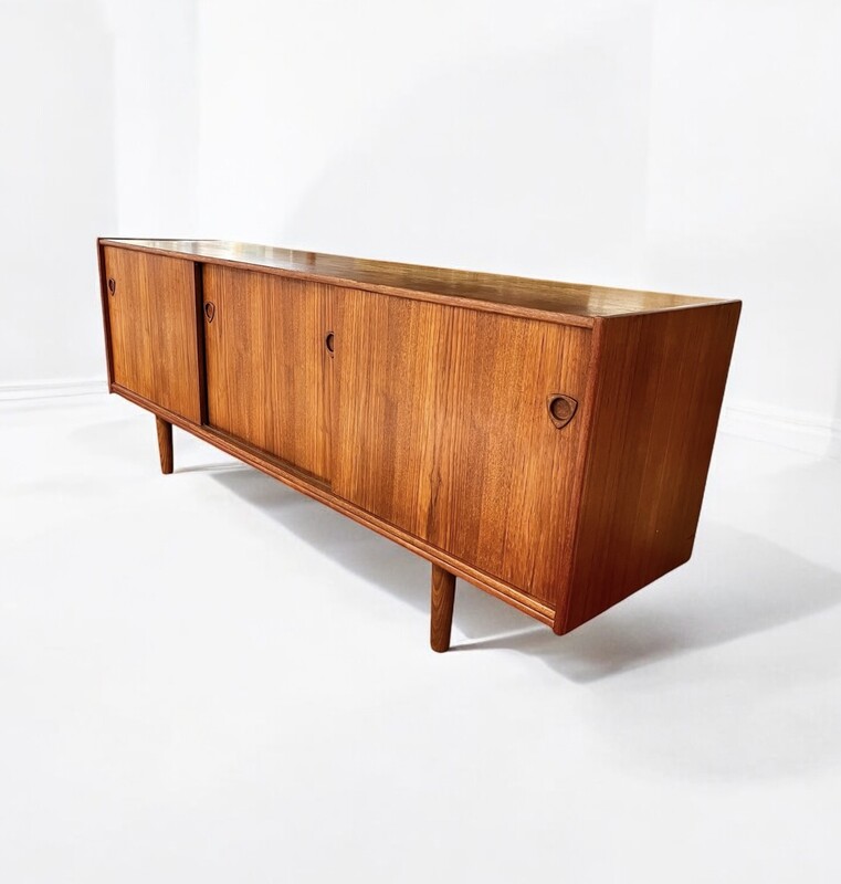 F 883 JC Teak scandinavian sidebaord 1960s