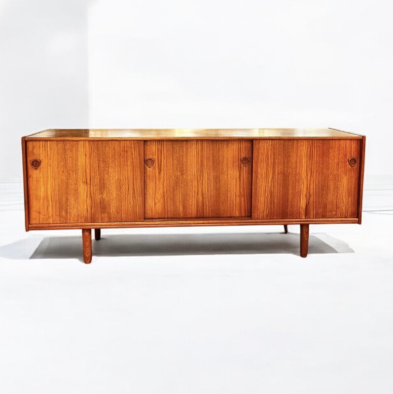 F 883 JC Teak scandinavian sidebaord 1960s