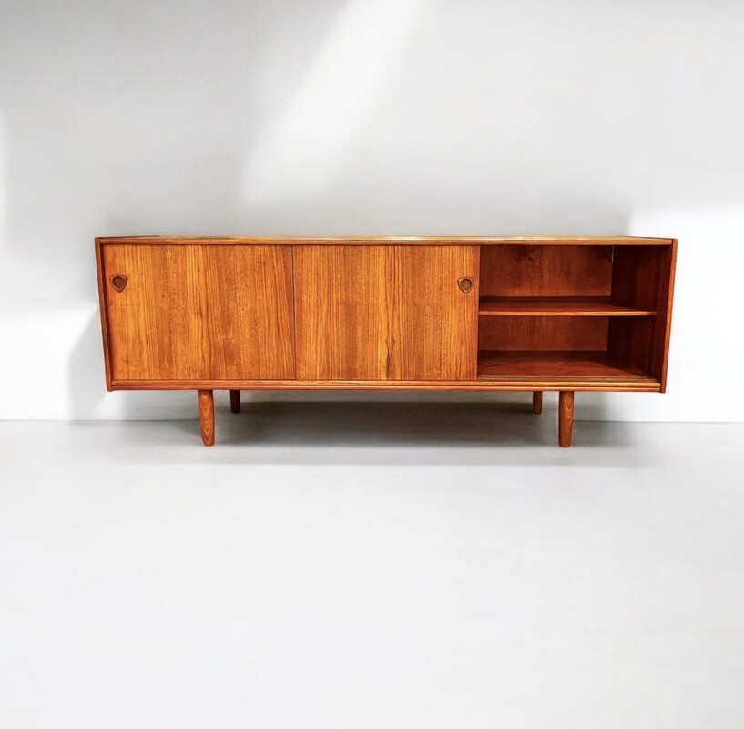 F 883 JC Teak scandinavian sidebaord 1960s