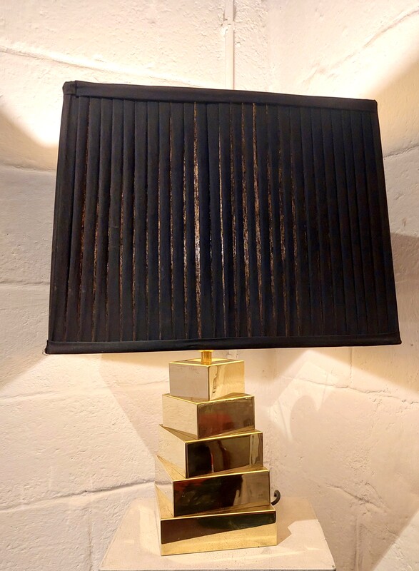 L 308 JC Sculptural gilt brass table lamp, Italy 1980s