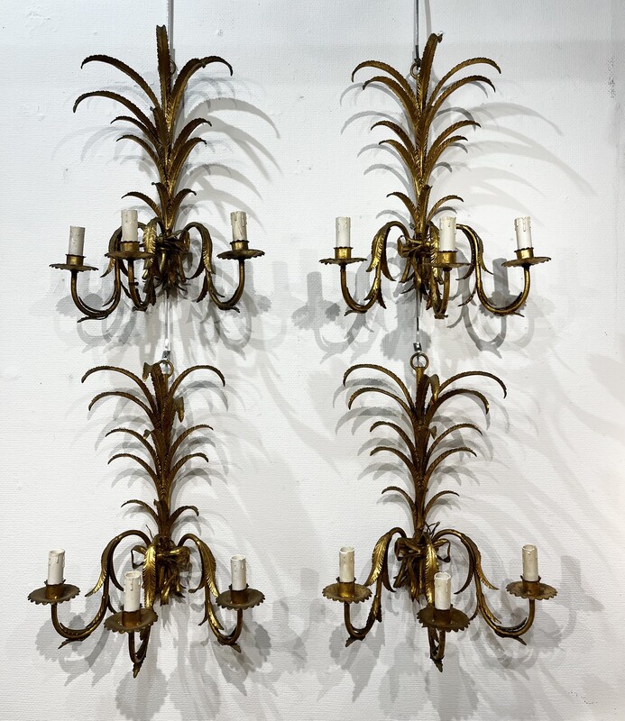 L 349 AG Hollywood Regency gilt palms wall lamps, circa 1950