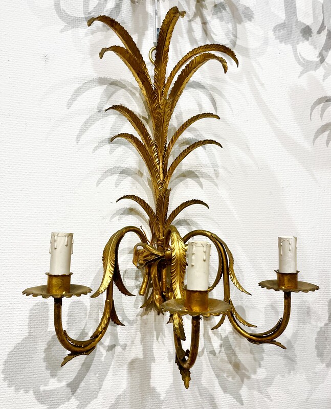 L 349 AG Hollywood Regency gilt palms wall lamps, circa 1950