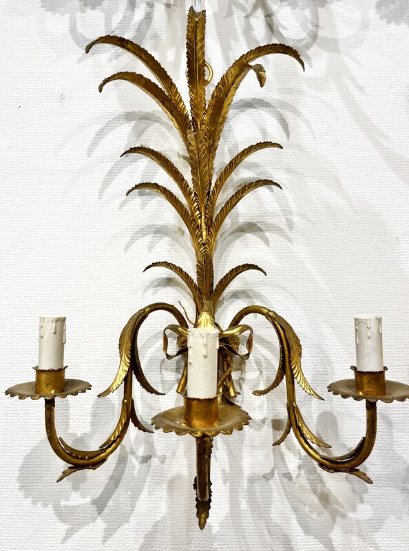 L 349 AG Hollywood Regency gilt palms wall lamps, circa 1950