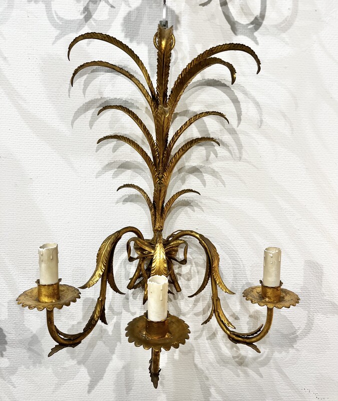 L 349 AG Hollywood Regency gilt palms wall lamps, circa 1950