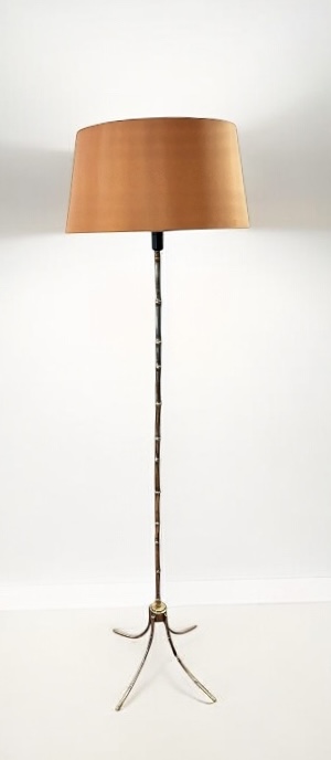 L 424 AG faux bamboo brass floorlamp by Maison Baguès,