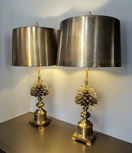 L 433 MH pair of pine cones lamps