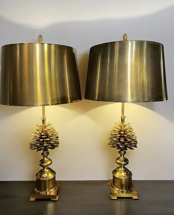 L 433 MH pair of pine cones lamps