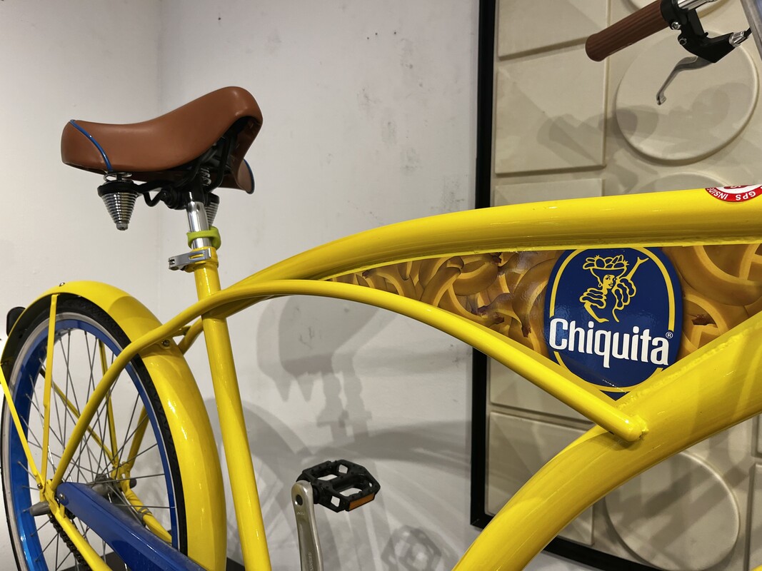 M 146 APO Chiquita beach cruiser bike 