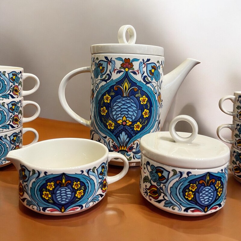 M 157 APO coffee set by Villeroy & Boch, model « Izmir » 