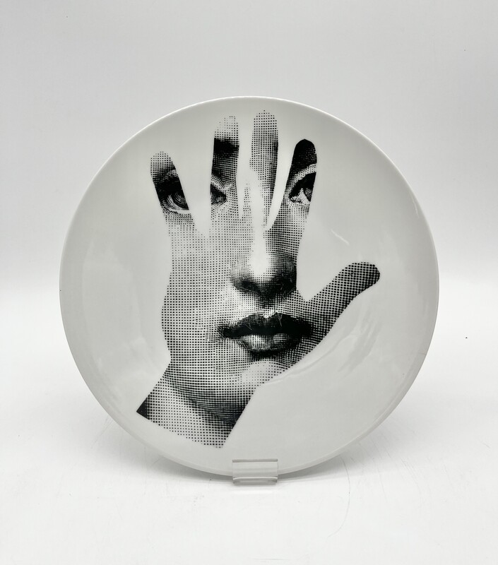 M 164 JD/RC plate by Fornasetti, Tema e Variazioni edition 